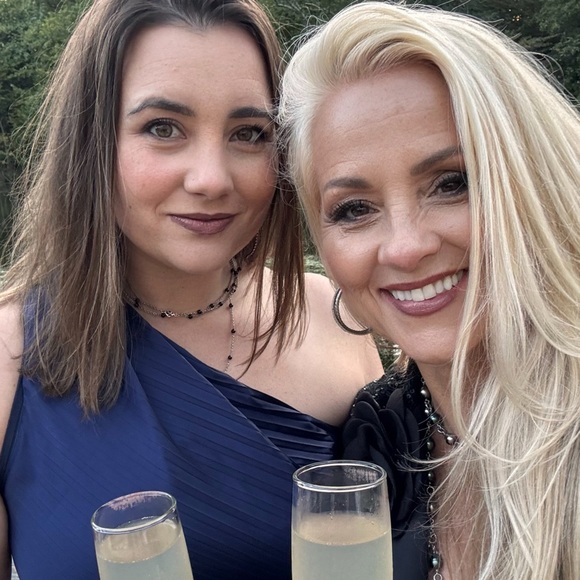 Meet your Posher, Dawn (& Marlie)💕🌷 - Picture 8 of 9